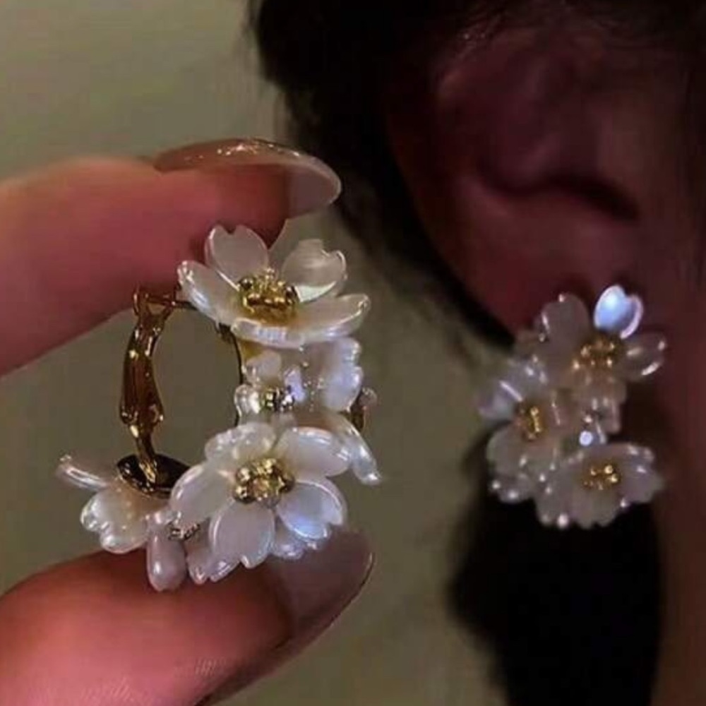 Chic Floral Gold and White Earrings - Picture 7 of 7
